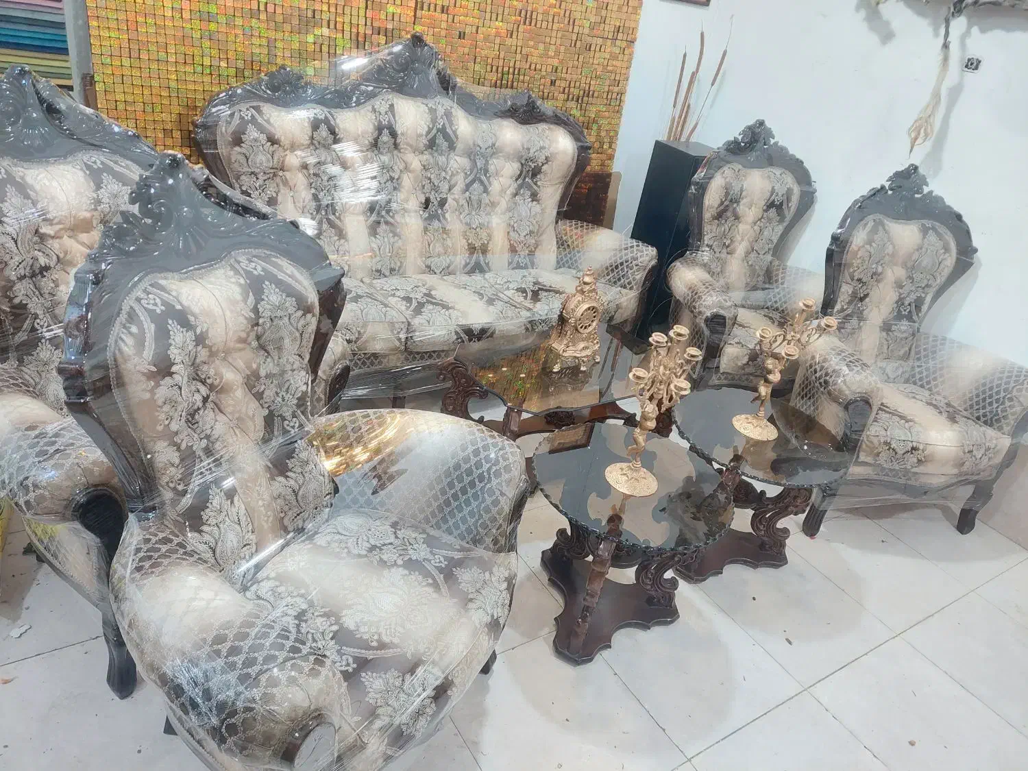 مبل سلطنتی تمام چوب گردو منبتی ست کامل میزو عسلی|مبلمان خانگی و میز عسلی|رشت, پارک شهر|دیوار