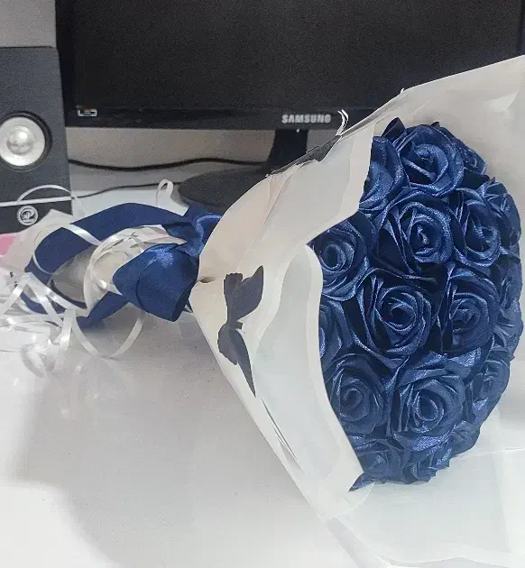 گل روبانی سورمه ای 19 شاخه|گل مصنوعی|بوشهر, |دیوار