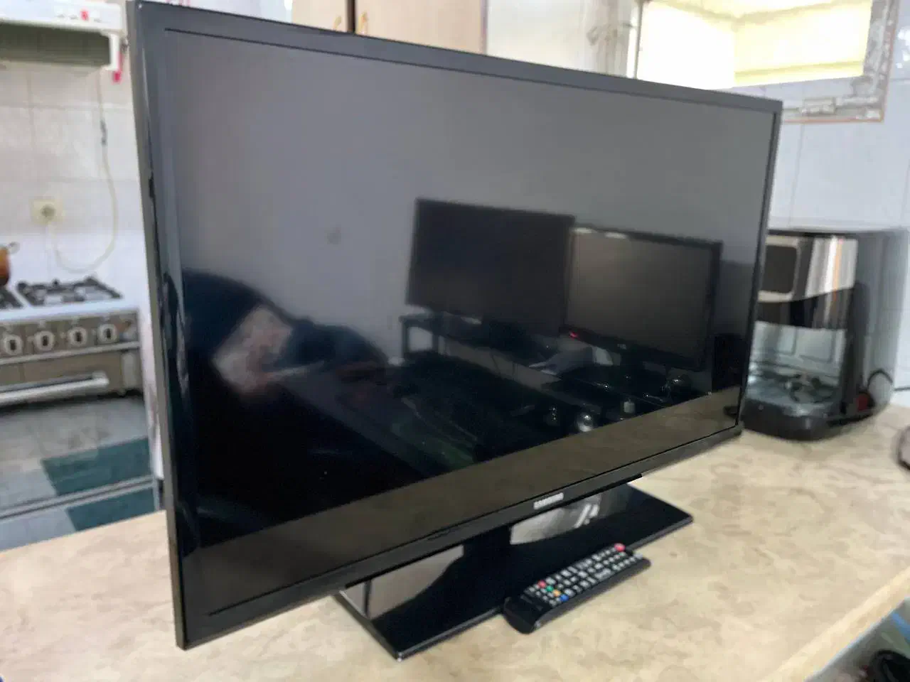 تلویزیون ۳۲ اینچ سامسونگ|تلویزیون و پروژکتور|شیراز, غدیر جنوبی|دیوار