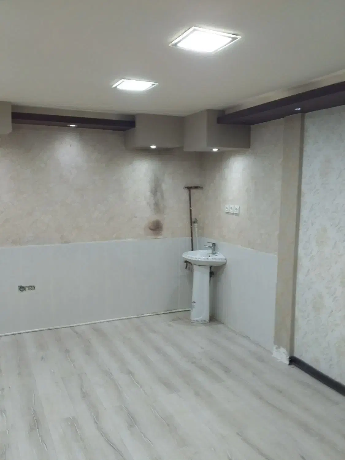 اجاره مغازه خ جامی ۲۶متری|اجارهٔ مغازه و غرفه|اردبیل, |دیوار