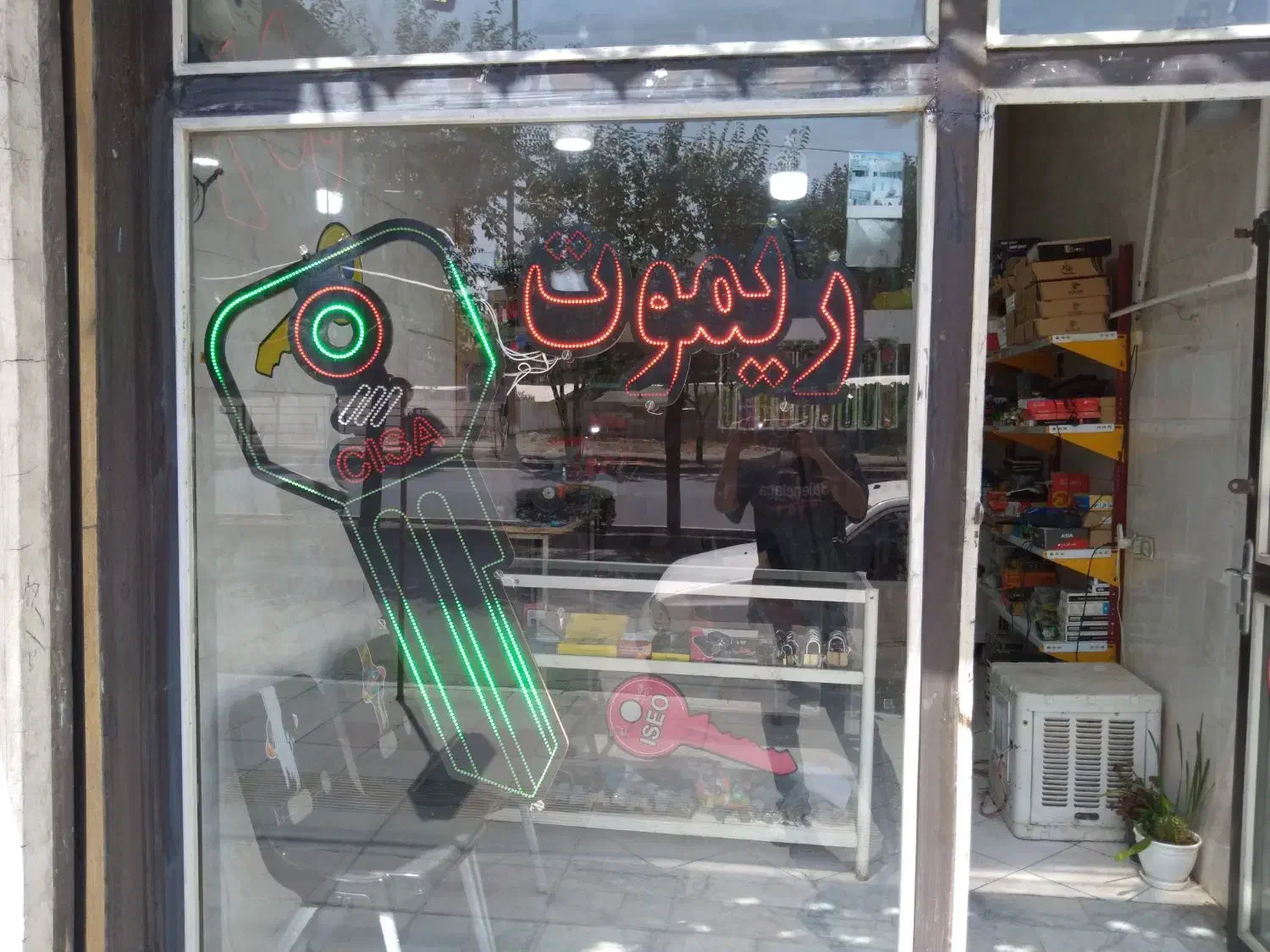 قفل سوئیچ و کلیدسازی ریموت خودرو ،ساز کلید|خدمات پیشه و مهارت|چهارباغ, |دیوار