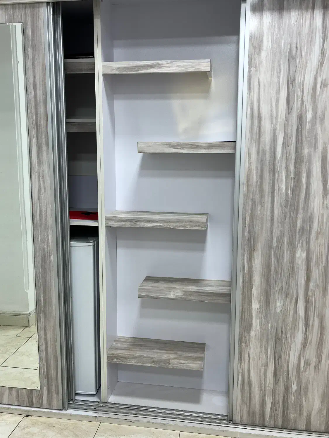 کمد چوبی|مبلمان اداری|قدس, شهر‌قدس|دیوار