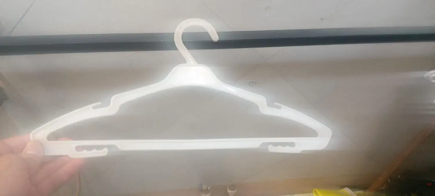 چوب لباسی سالم|بندرخت و رخت‌آویز|قم, حاج خلیل|دیوار