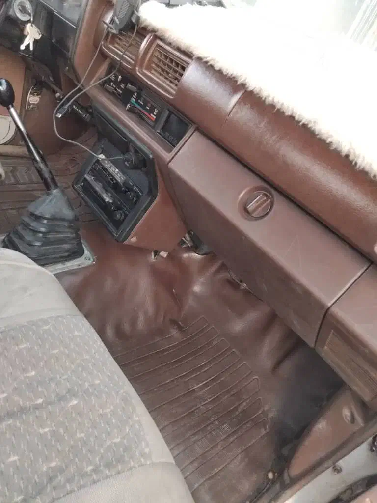 تویوتا فروشی ۸۶|خودرو سواری و وانت|مشهد, سناباد|دیوار