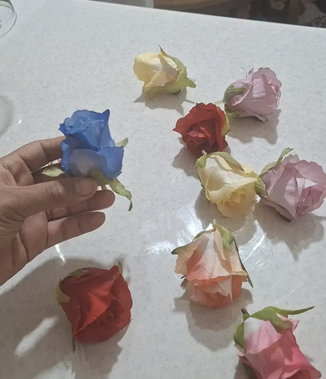 سر گل رُز|گل مصنوعی|خرمآباد, |دیوار