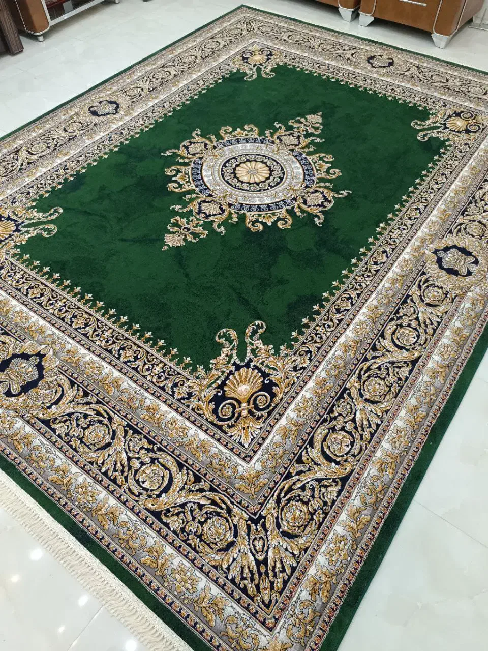 تجربه ای از زیبایی بی پایان /فرش هزارگل|فرش|شیراز, میانرود|دیوار
