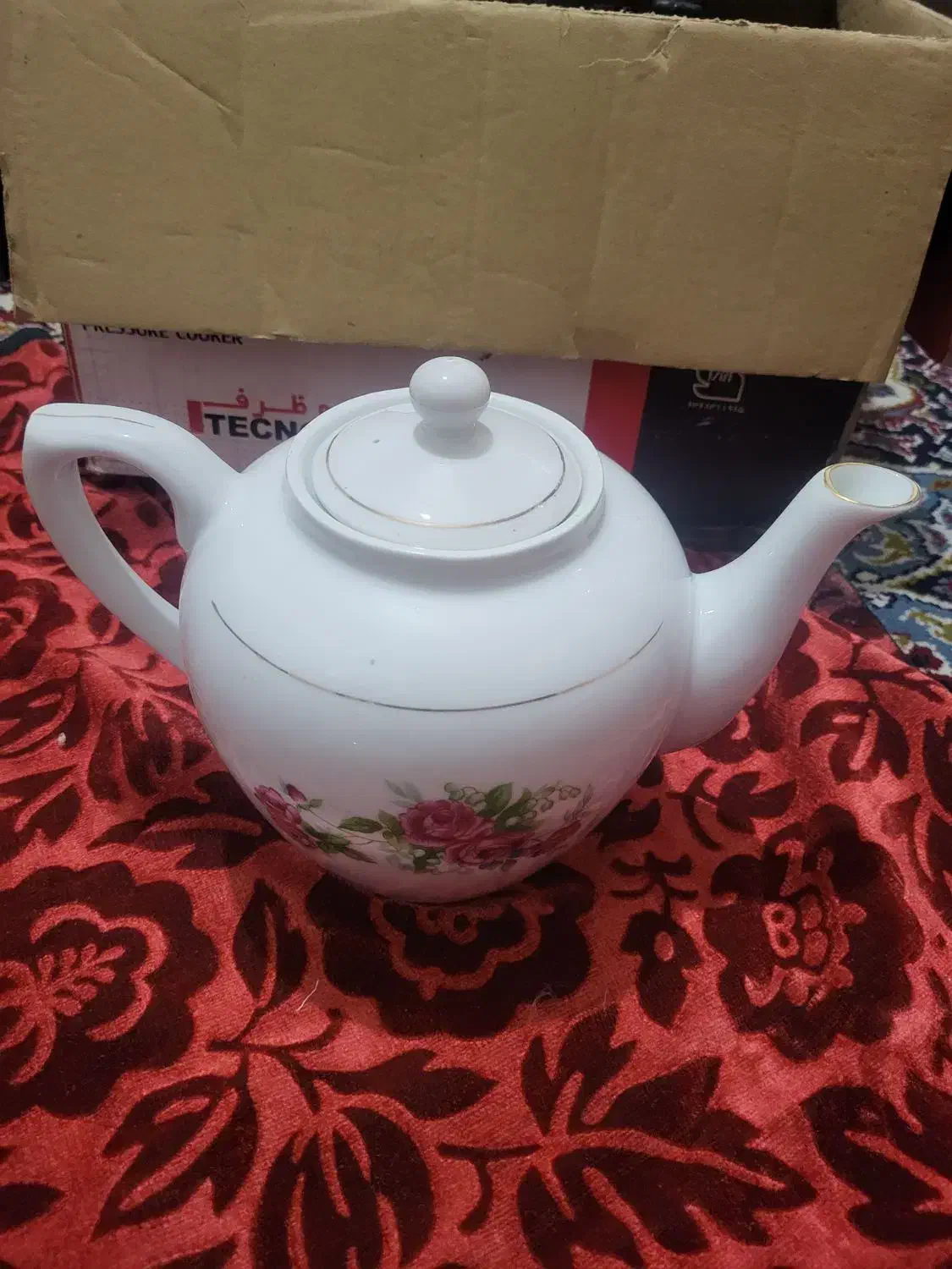 وسایل آشپزخانه|قوری، کتری، قهوه‌ساز دستی|کاشان, ولیعصر|دیوار