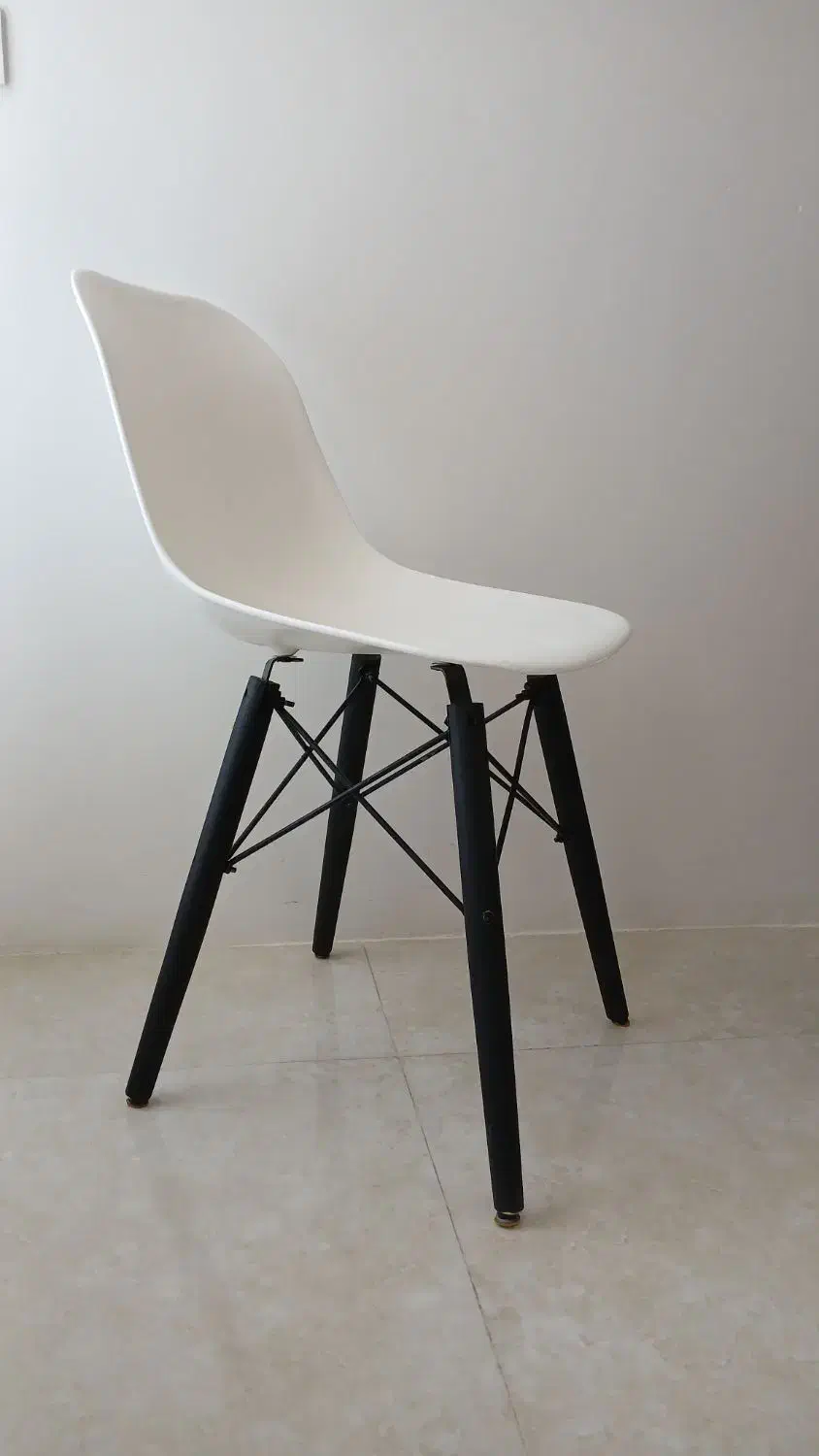 صندلی پلاستیکی پایه ایفل|صندلی و نیمکت|بجنورد, |دیوار