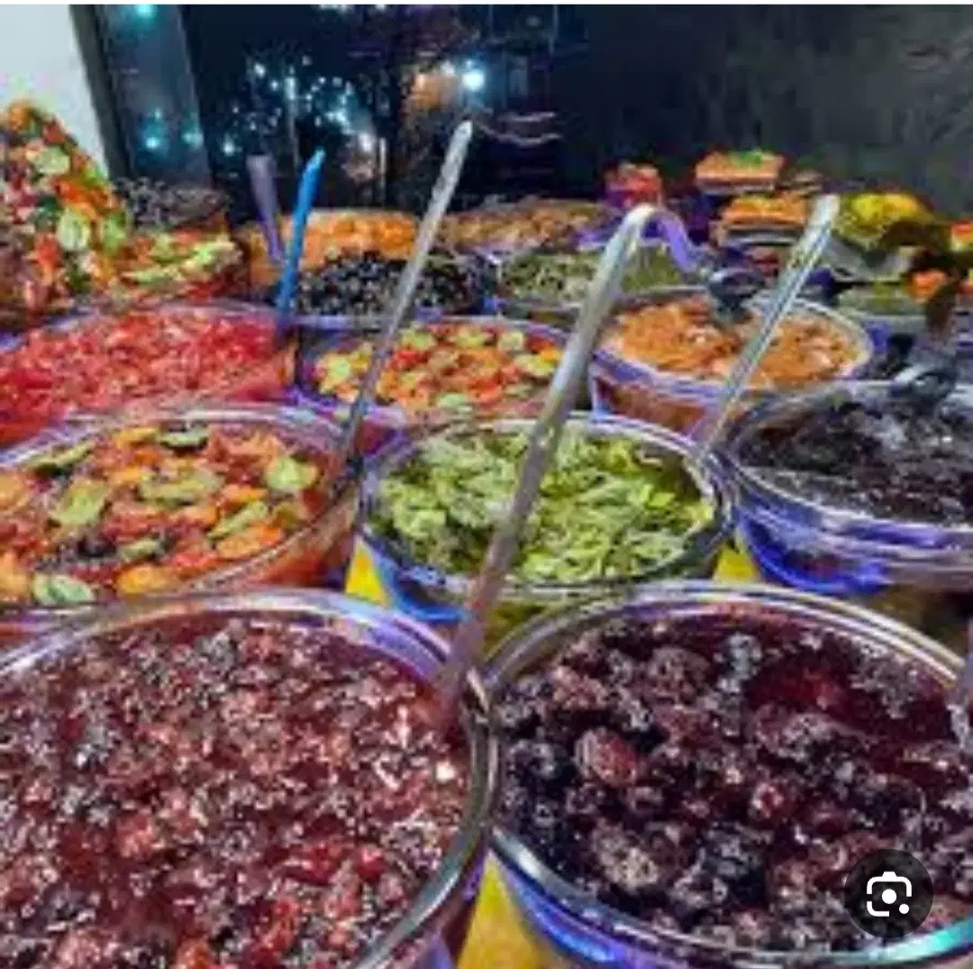 ب یک فروشنده خانم جهت کارد نمایشگاه نیازمندم|استخدام بازاریابی و فروش|آباده, |دیوار