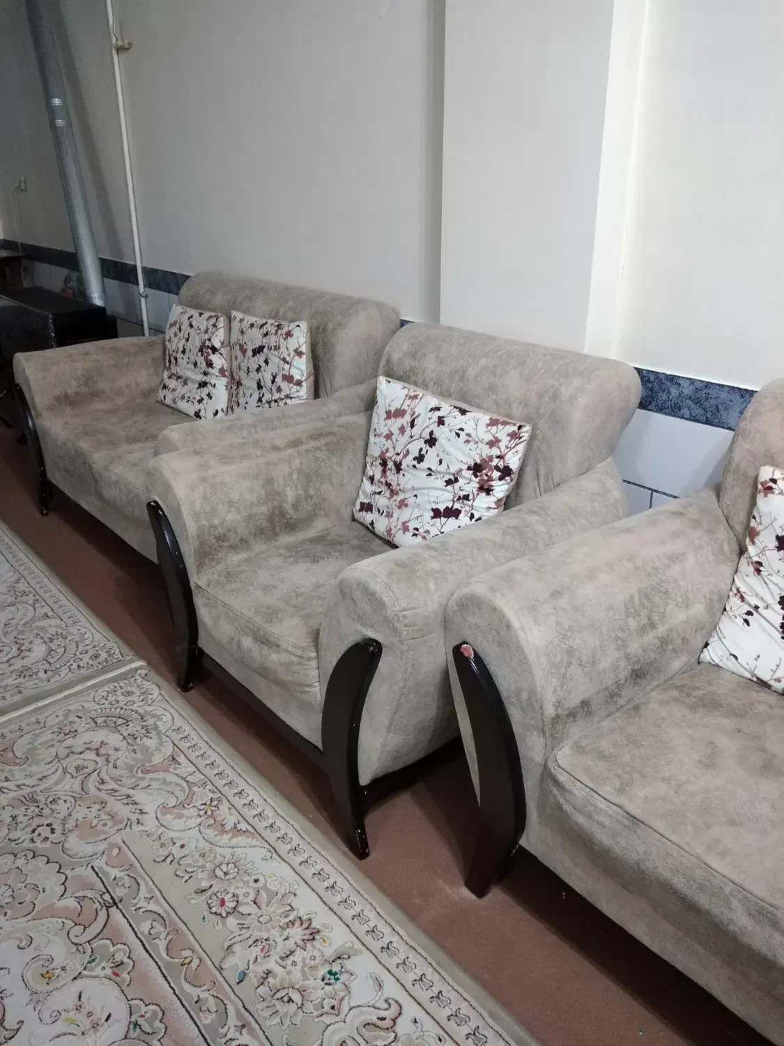 مبل هفت نفره کار کرده|مبلمان خانگی و میز عسلی|شهرکرد, |دیوار