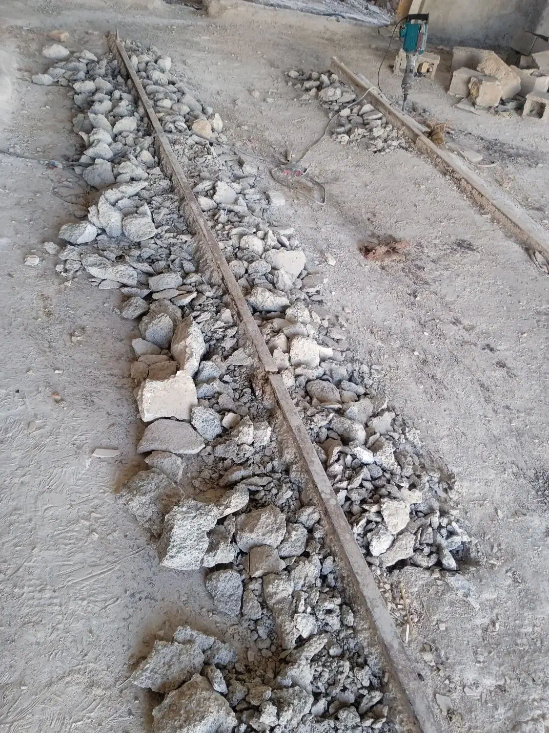 تخیریب کارو بنای افقانستانی|خدمات پیشه و مهارت|اصفهان, مهدی آباد|دیوار