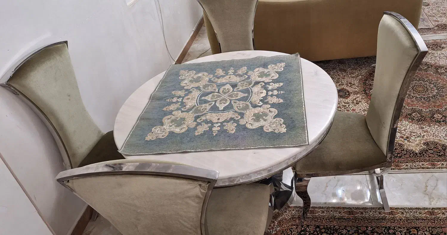 میز ناهارخوری|میز و صندلی غذاخوری|پرند, فاز ۱|دیوار