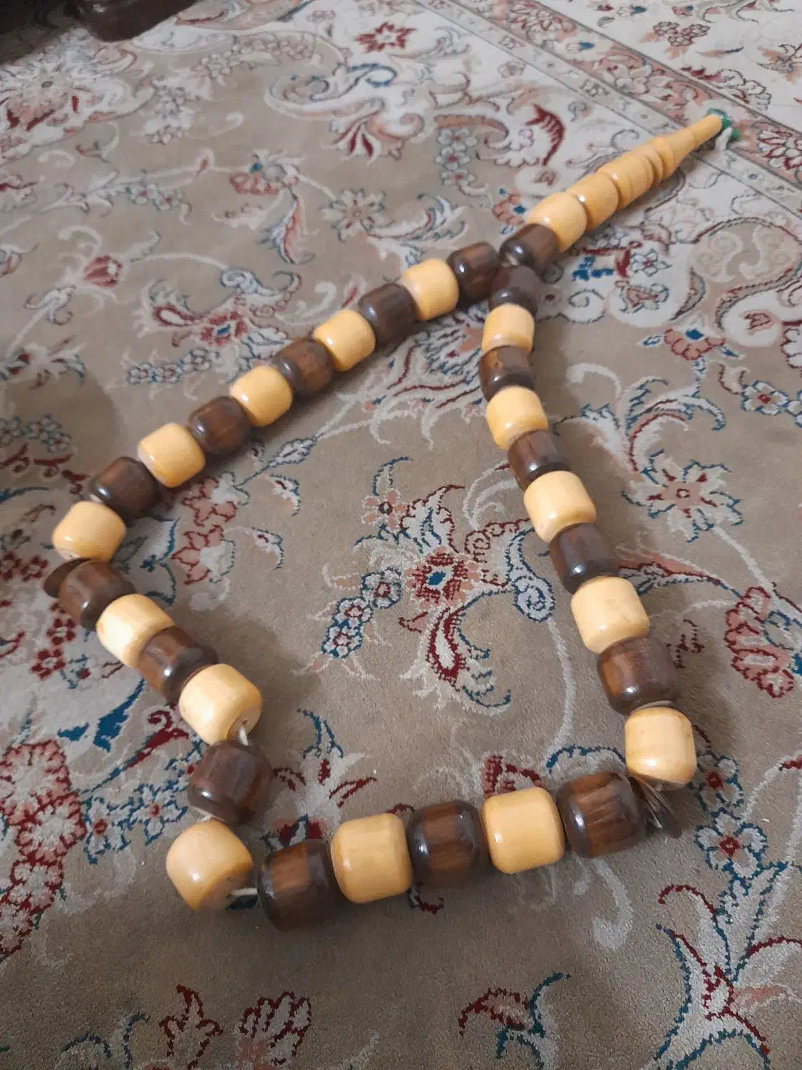 تسبیح تزئینی ۳۳دانه|کلکسیون اشیاء عتیقه|مشهد, فتح المبین|دیوار