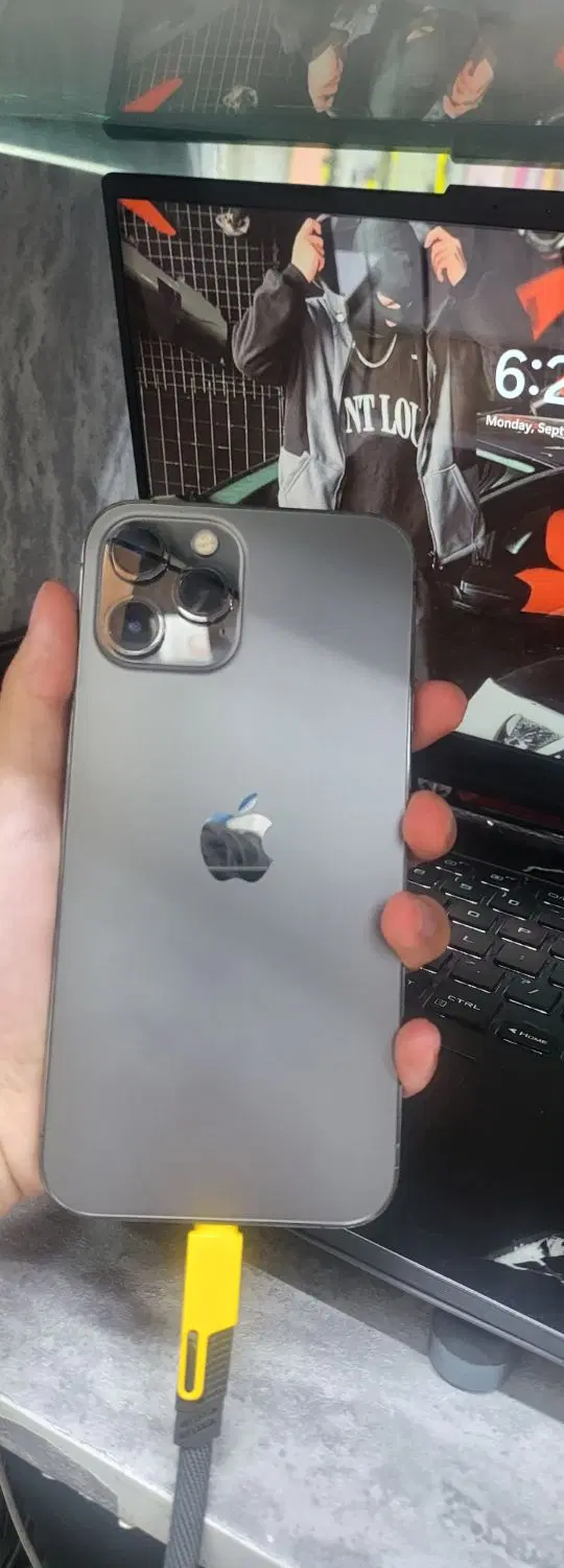 12promax|موبایل|مشهد, آزادشهر|دیوار