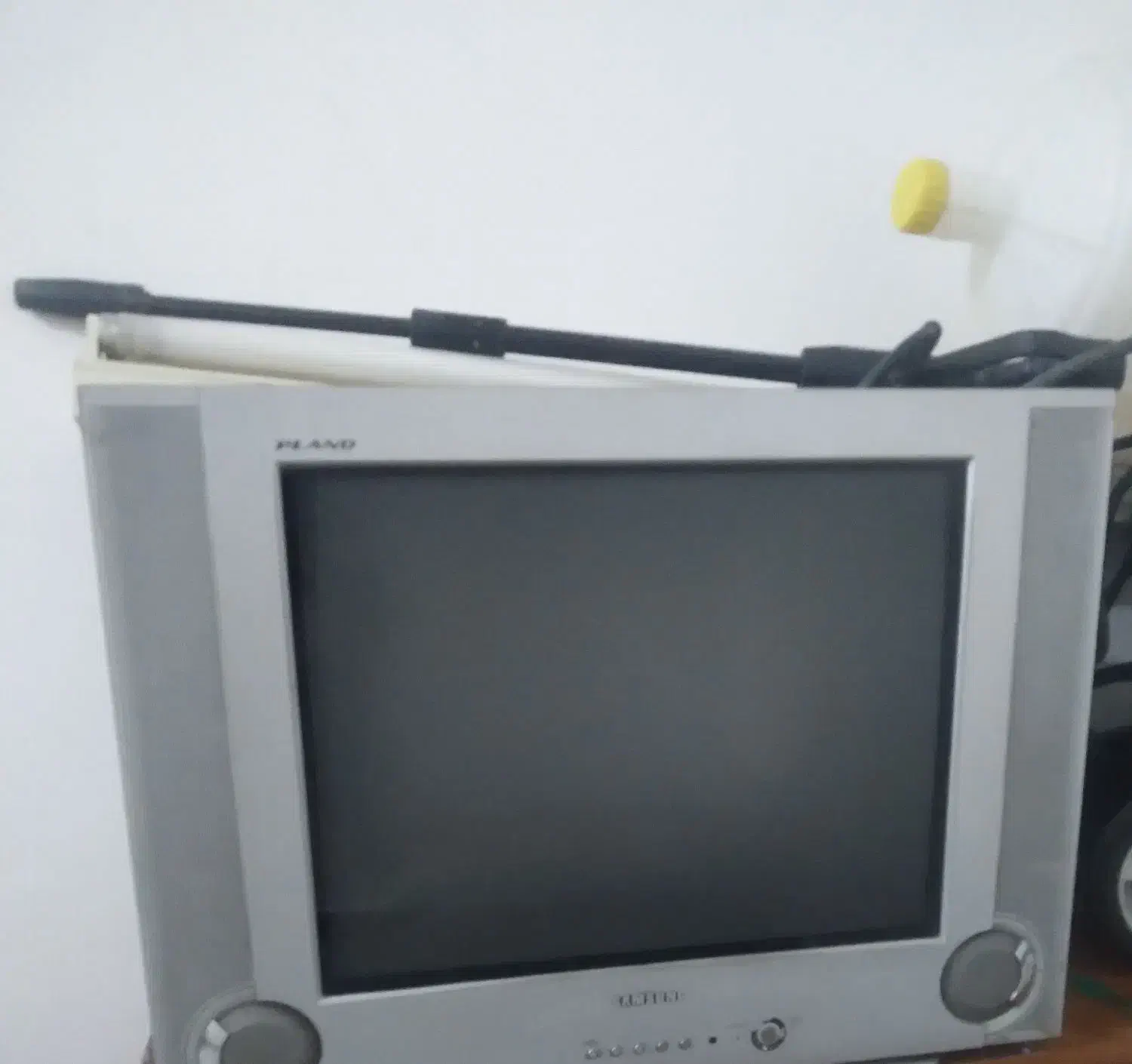 تلویزیون ۲۱ اینج سامسونگ در حد نوجاروبرقینااسیونال|تلویزیون و پروژکتور|شوشتر, |دیوار