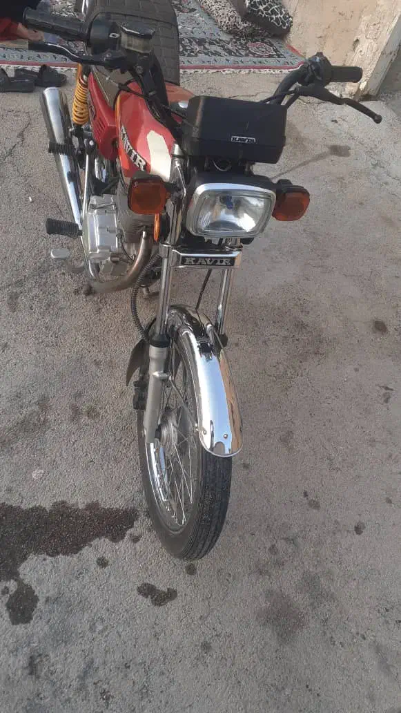 موتور200|موتورسیکلت|خشت, |دیوار