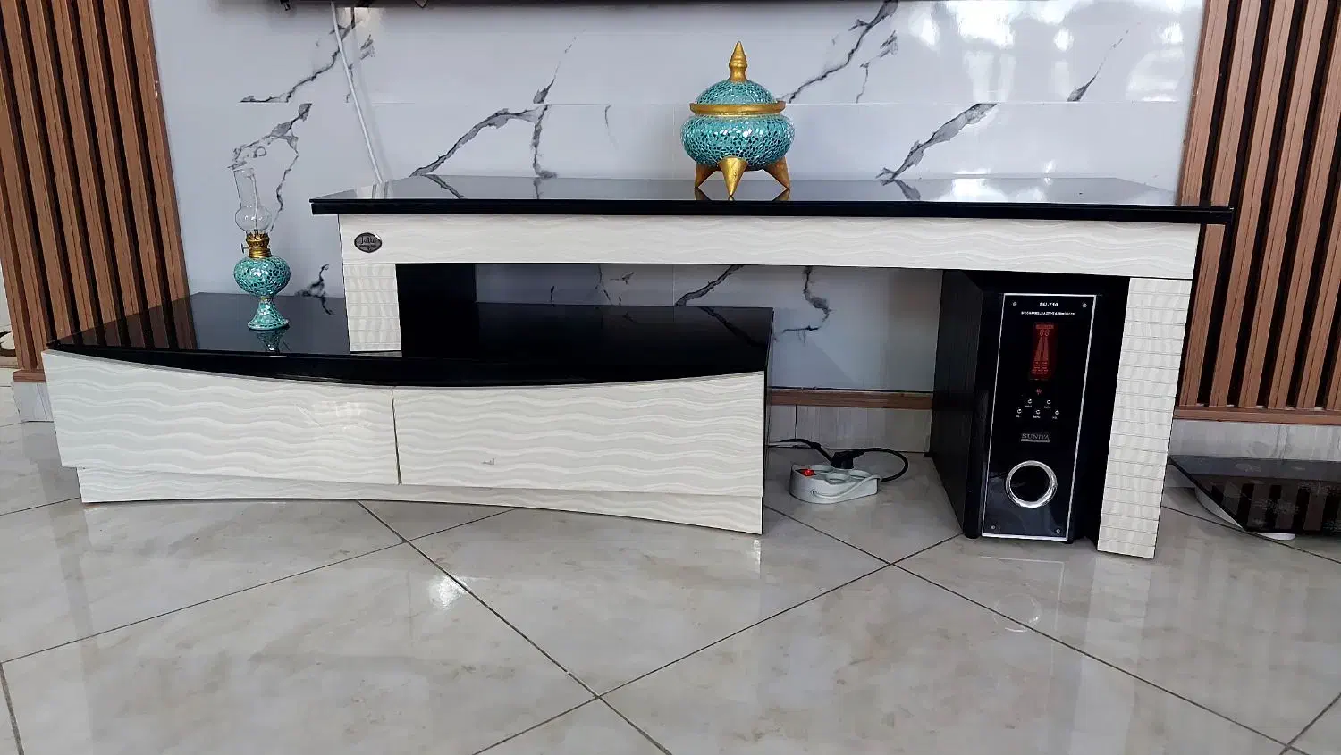 میز تلویزیون در حد نو تمیز|میز تلویزیون|ری, دولت‌آباد|دیوار