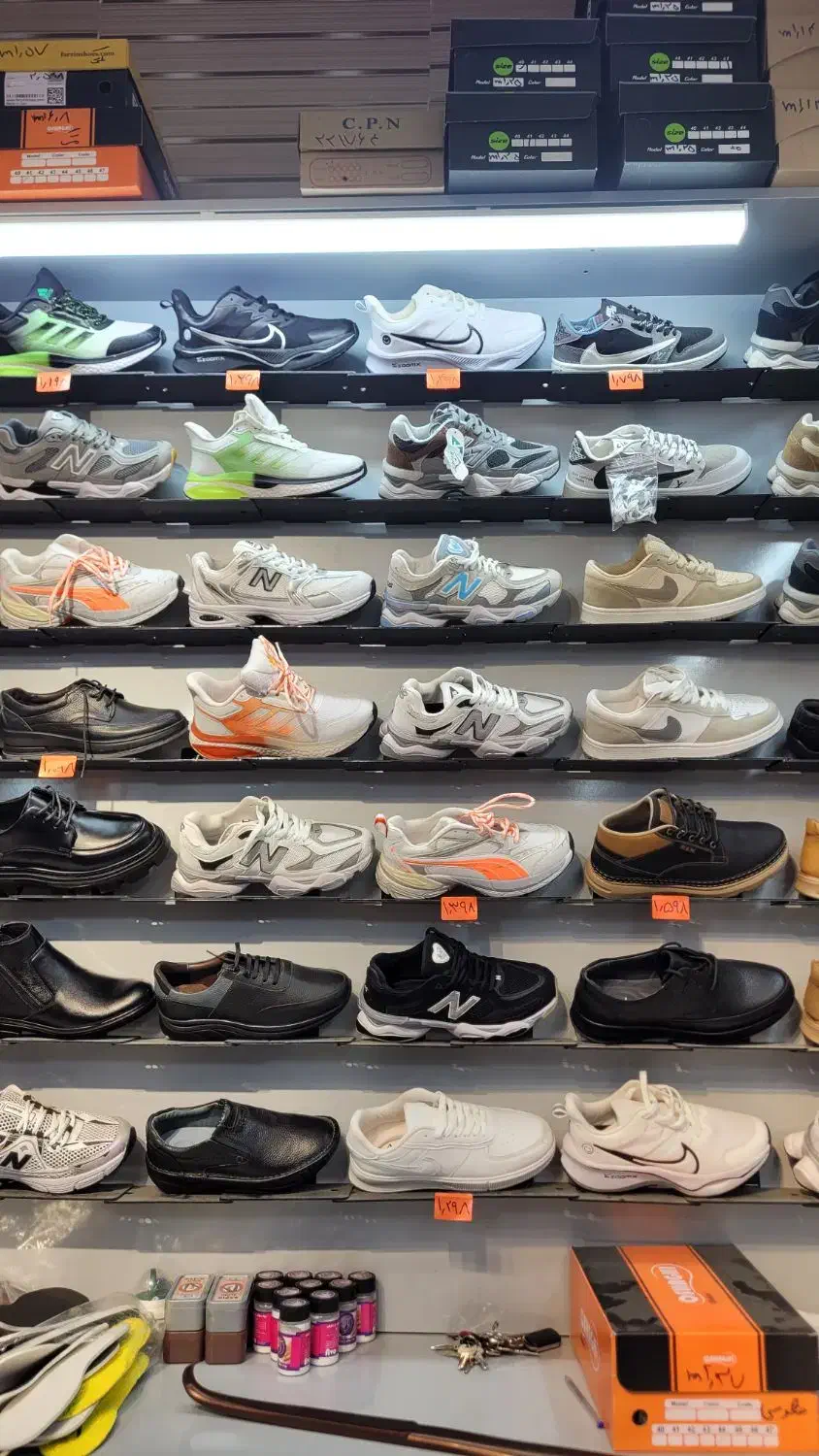 به دلیل جمع شدن تمامی کفش ها با تخفیف ویژه|کیف، کفش، کمربند|مشهد, شهرک بهارستان|دیوار