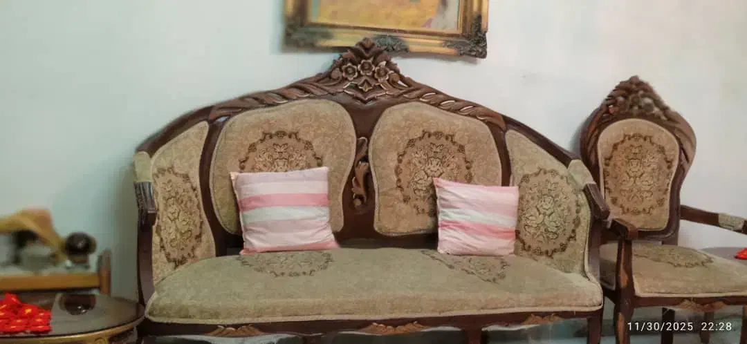 مبل هفت نفره|مبلمان خانگی و میز عسلی|رشت, صفاری|دیوار