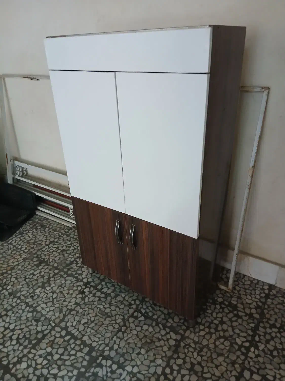 کمد|جاکفشی، کمد، دراور|رشت, منظریه|دیوار