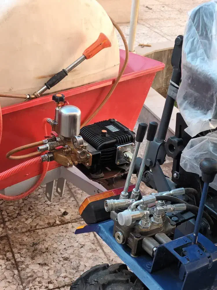 تیلر چهار چرخ|ماشین‌آلات صنعتی|گرمسار, |دیوار