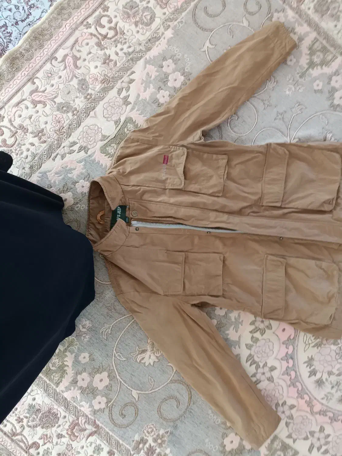 پالتو وکاپشن بارانی|لباس|بانه, |دیوار