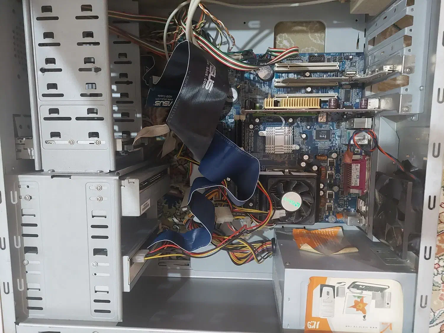 فروش کیس کامپیوتر قدیمی|قطعات و لوازم جانبی رایانه|پردیس, فاز ۱|دیوار