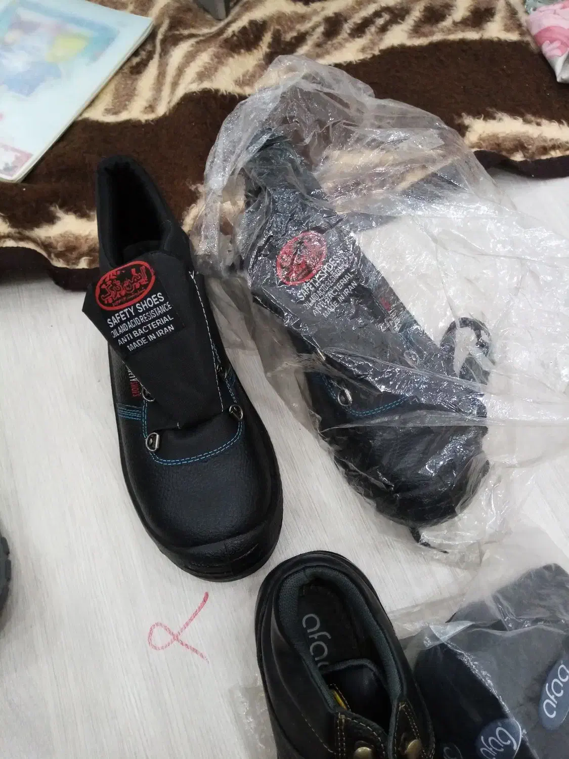 کفش ایمنی|کیف، کفش، کمربند|سهند, |دیوار