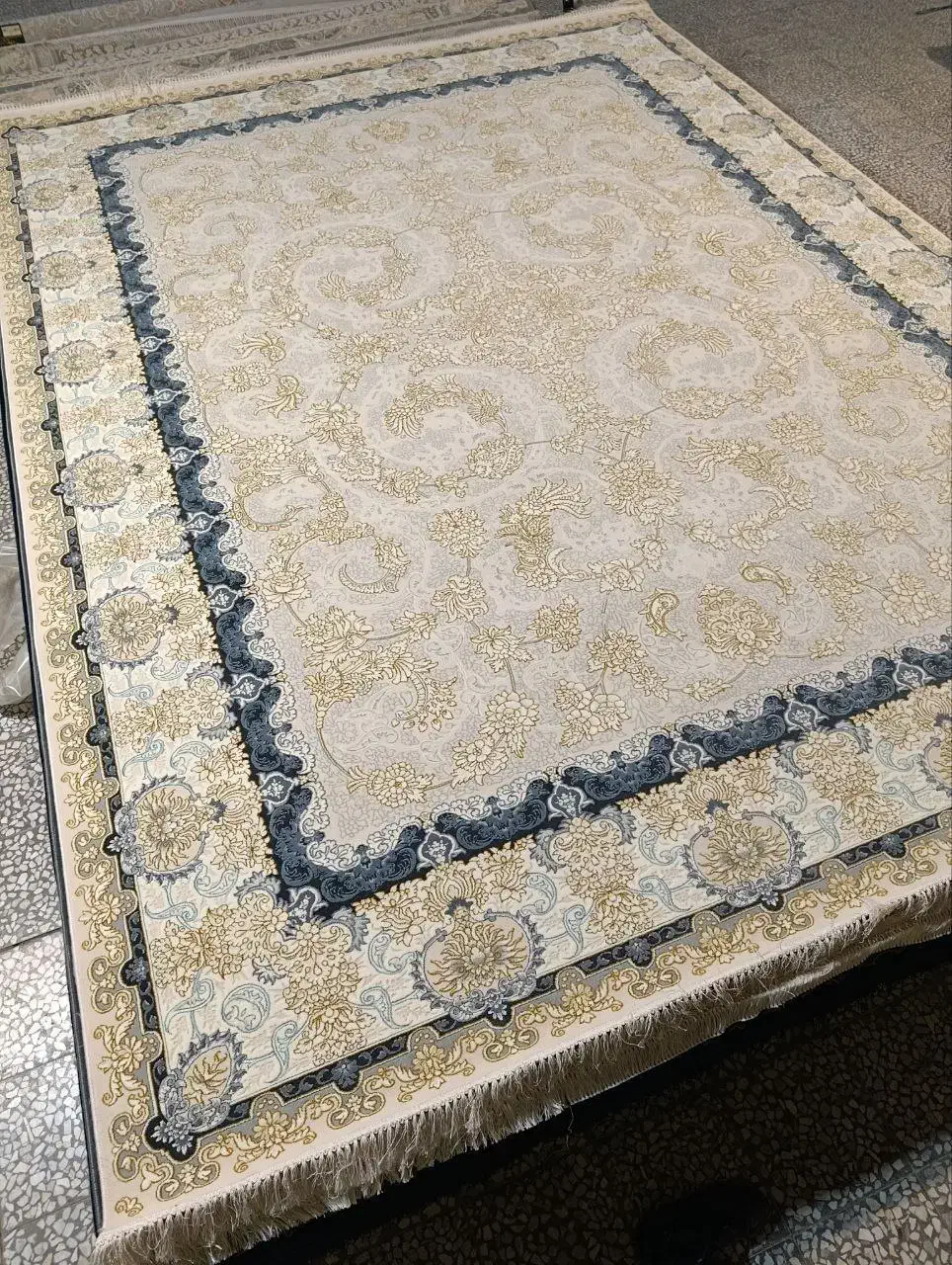 فرش ۱۲ متری ۱۲۰۰ شانه تعداد محدود در ایذه|فرش|ایذه, |دیوار