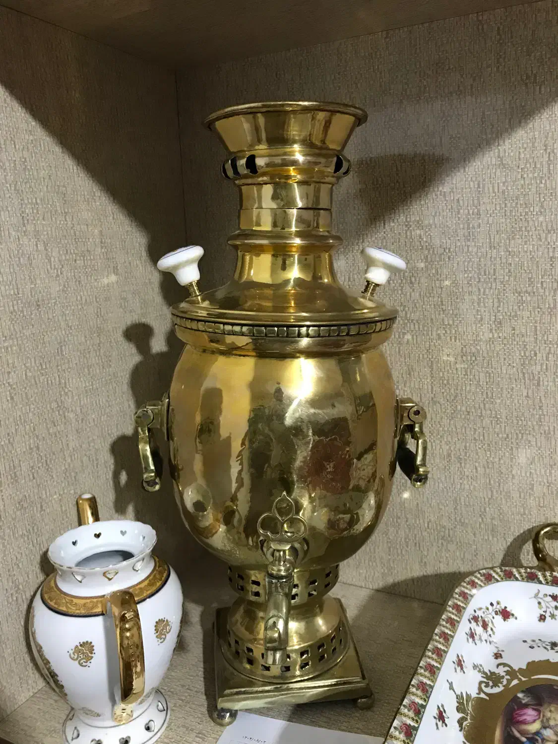 سماور برنج قدیمی سنگین|کلکسیون اشیاء عتیقه|عجب شیر, |دیوار