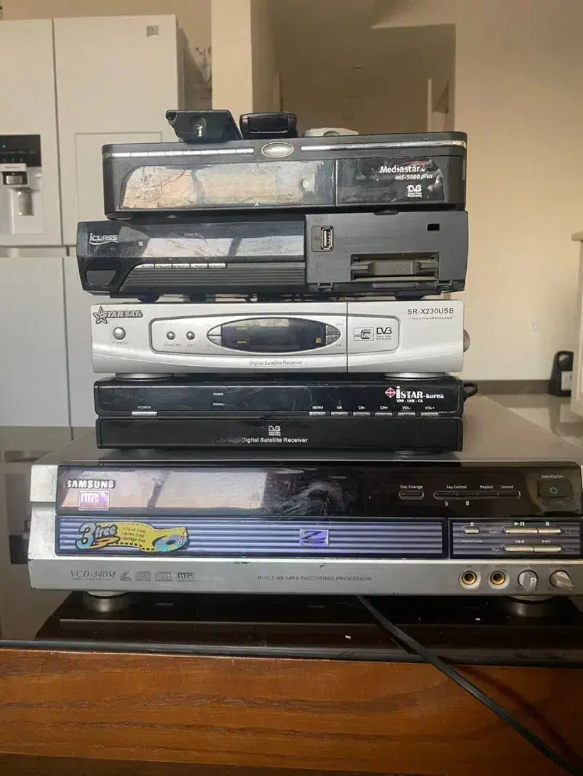 ۴ عدد گیرنده دیجیتال +cd player سامسونگ|پخش‌کننده DVD و ویدیو|پردیس, فاز ۸|دیوار