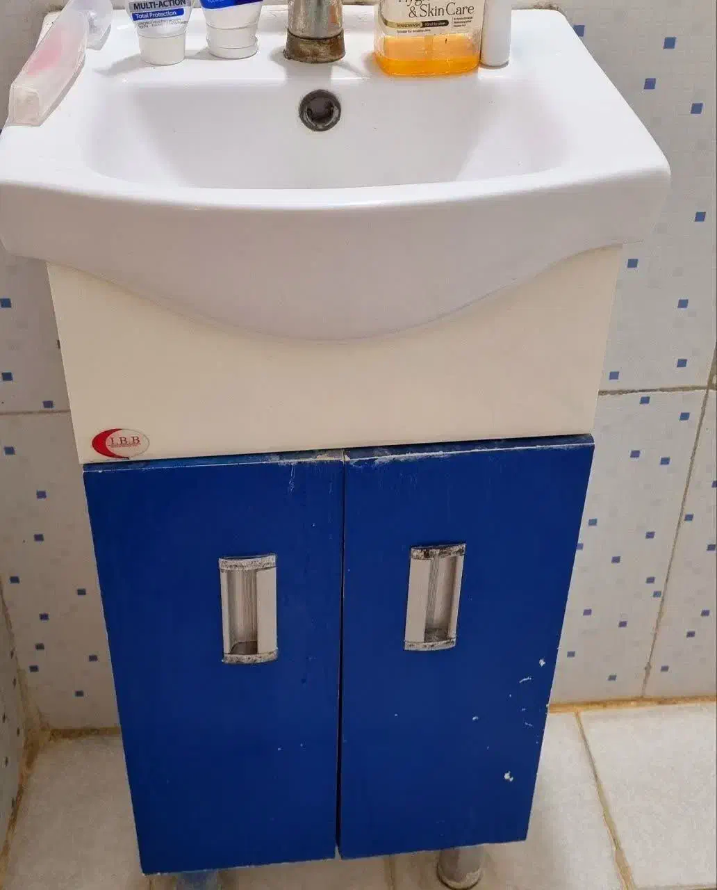 روشویی کوچک|لوازم سرویس بهداشتی|کرج, ساسانی (قلمستان)|دیوار