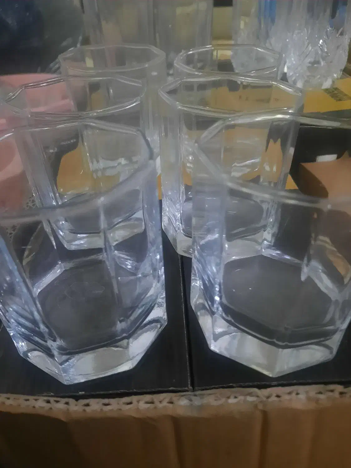 لیوان|کلکسیون اشیاء عتیقه|قم, باجک دو|دیوار