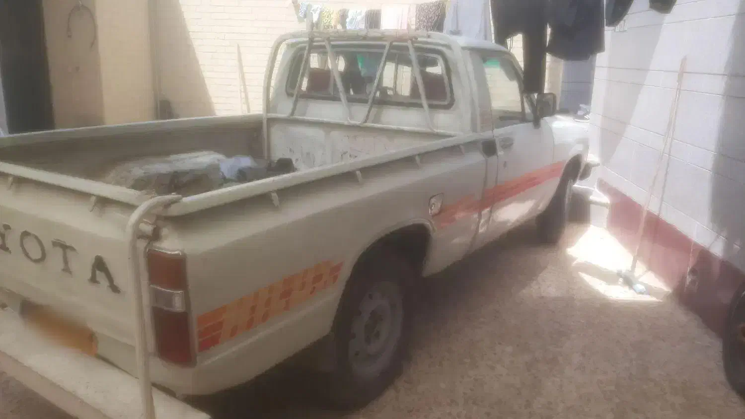 وانت تویوتا ۱۹۸۲|خودرو سواری و وانت|دزفول, |دیوار