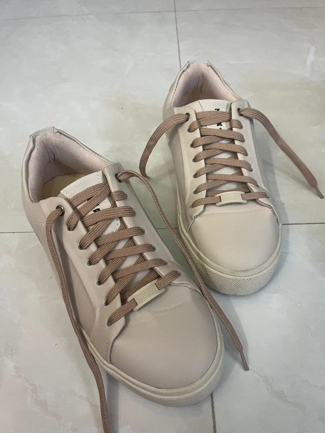 فروش کتونی Zara کرم قهوهای|کیف، کفش، کمربند|آمل, |دیوار