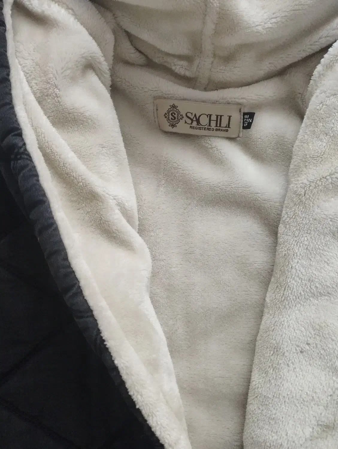 پافر کلاه دار تو خر|لباس|مشهد, صیاد شیرازی|دیوار