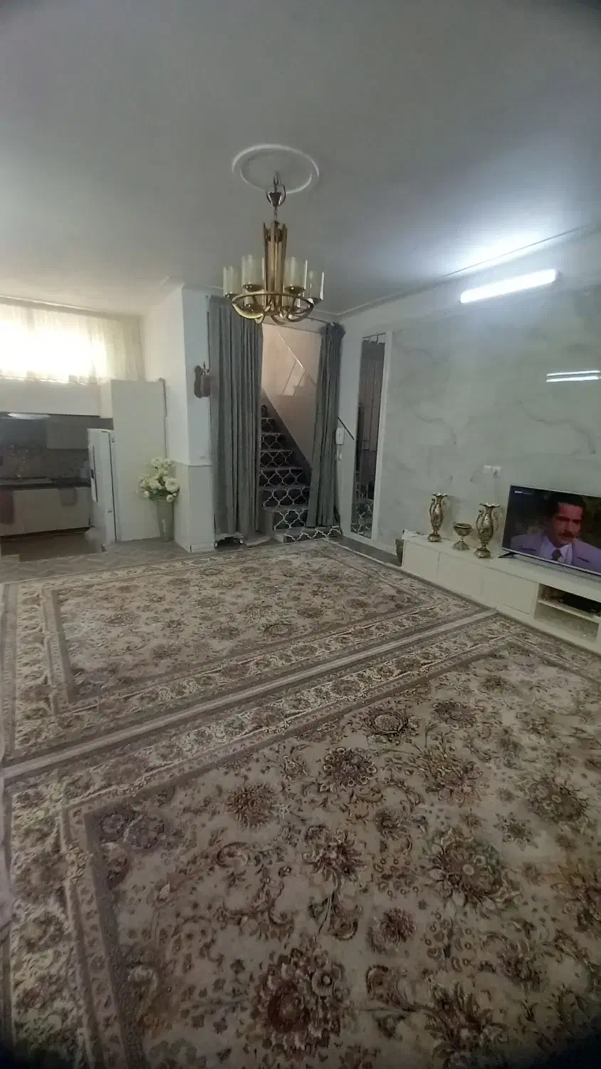 ویلایی ۱۰۰ متری / دوطبقه / زاویه|فروش خانه و ویلا|قم, زاویه|دیوار