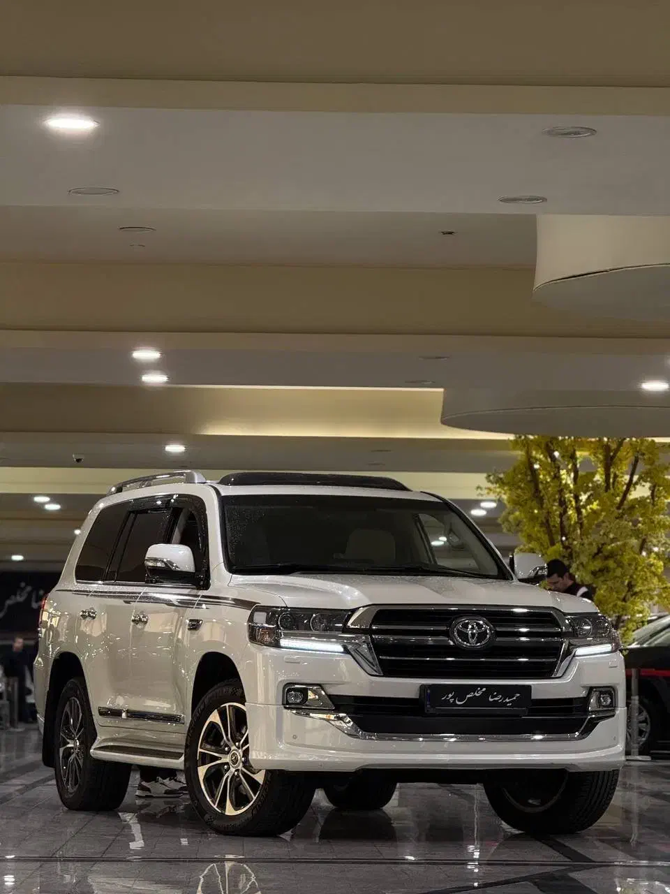 لندکروز ۸ سیلندر مدل ۲۰۲۰|خودرو سواری و وانت|تهران, شهرک چیتگر|دیوار