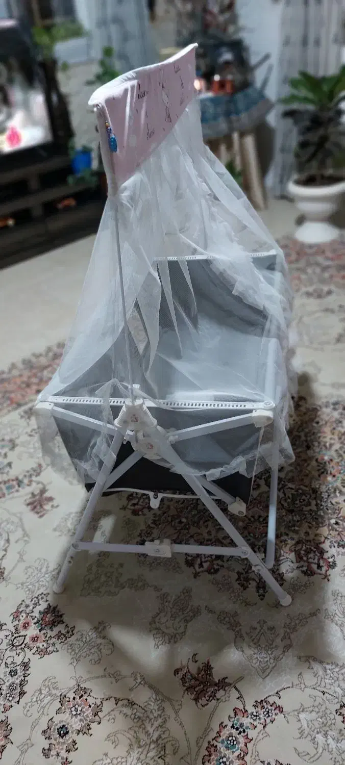 سیسمونی|تخت و سرویس خواب|رویان, |دیوار