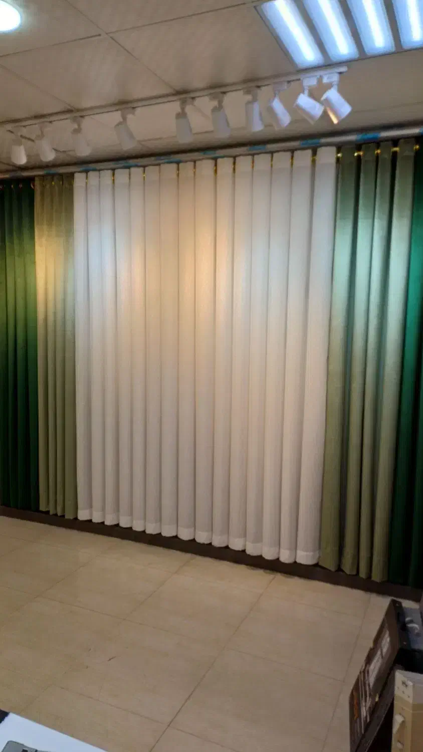 پرده (ویترین مغازه)|پرده، رانر، رومیزی|قدس, شهرقدس|دیوار