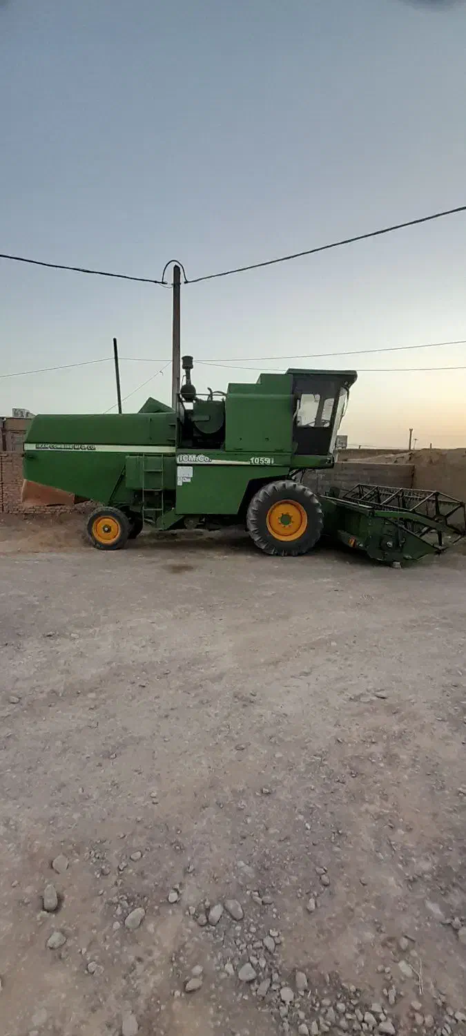کمباین یوچای مدل ۴۰۲ کارکرد۱۰۰۰ساعت شروع بکار۴۰۳|خودرو سنگین|اسفراین, |دیوار