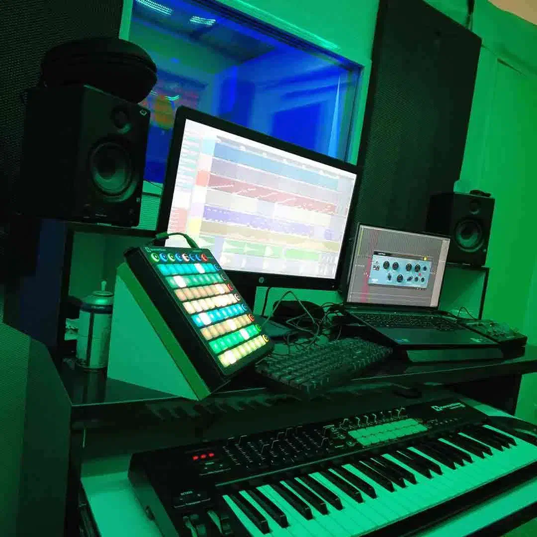 استودیو اهنگسازی میکس مسترینگ استدیو موزیک ویدیو|خدمات پذیرایی، مراسم|تهران, صد دستگاه|دیوار