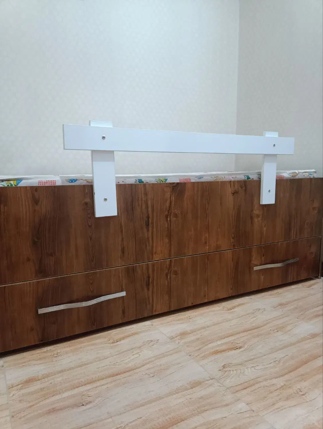 تخت میزبان دار|تخت و سرویس خواب|شاهدشهر, |دیوار