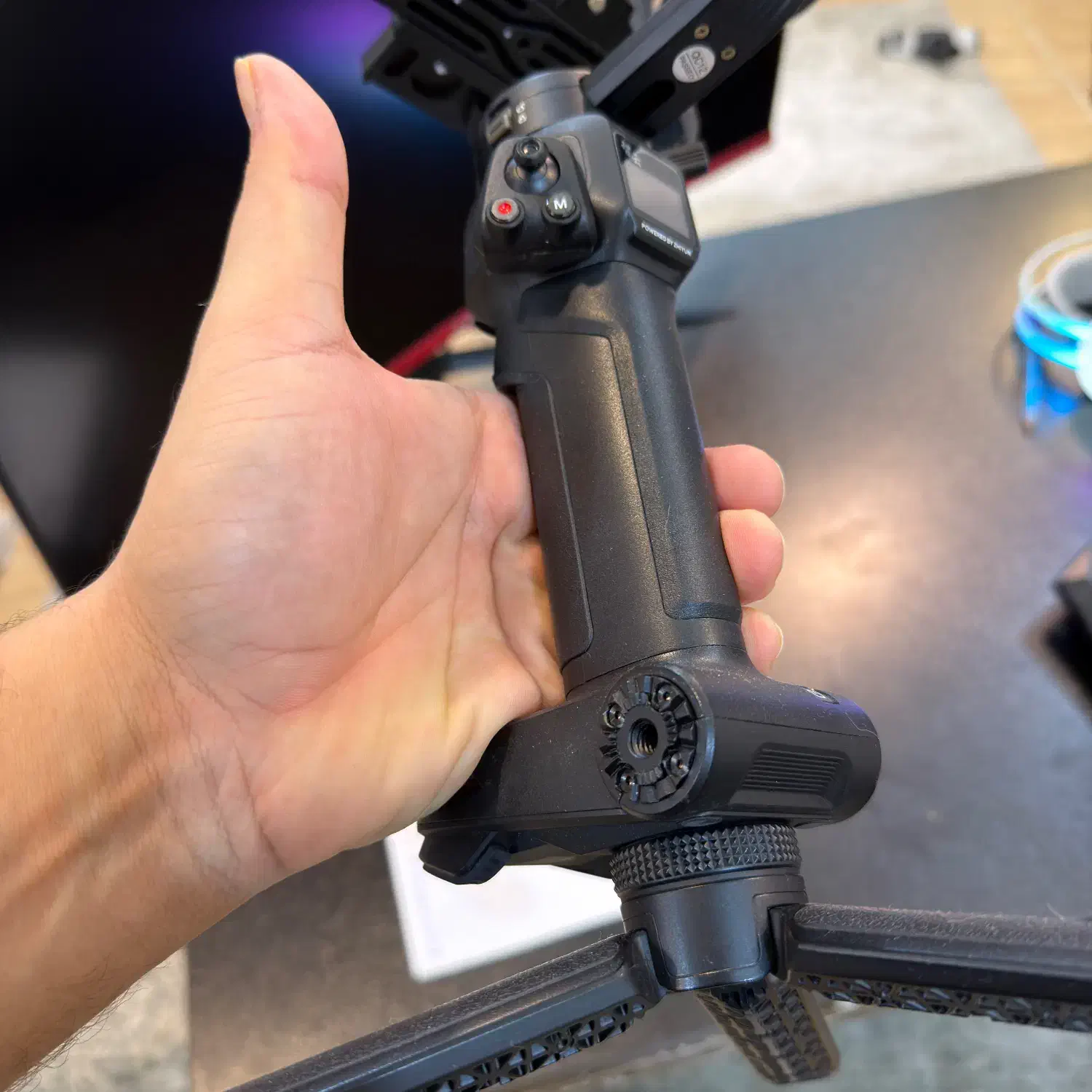 فروش فوری گیمبال|دوربین عکاسی و فیلم‌برداری|لاهیجان, انقلاب|دیوار