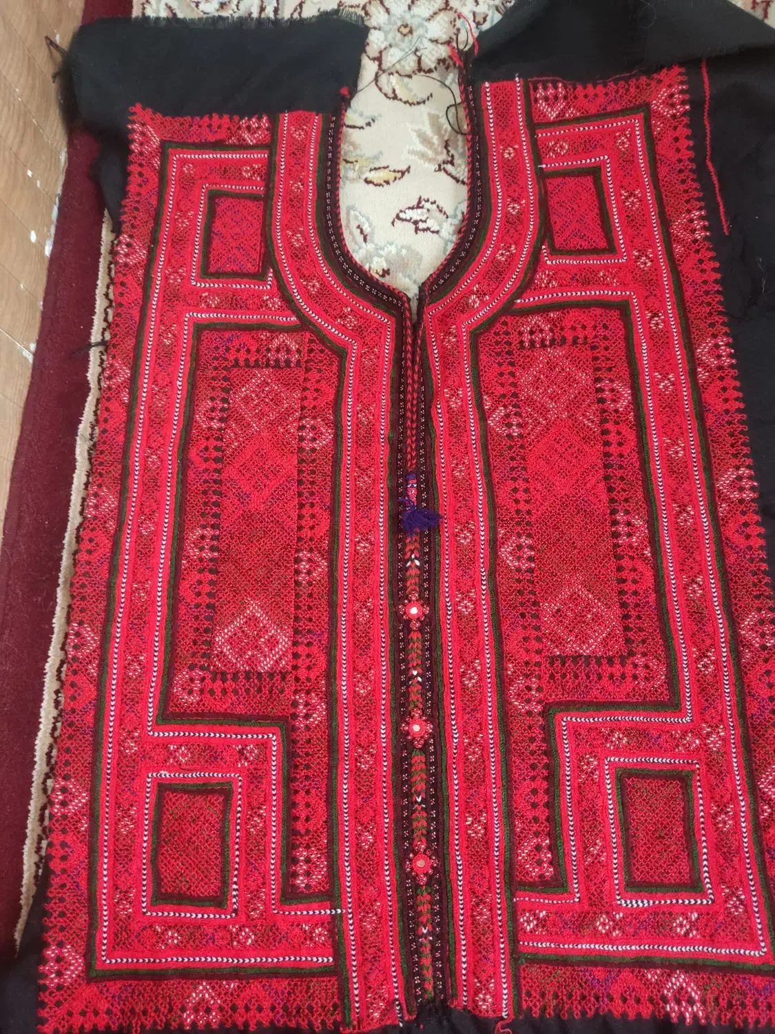 زیاستین|لباس|جیرفت, |دیوار