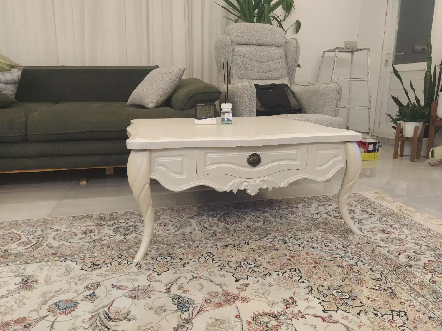 میز پذیرایی کشو دار|مبلمان خانگی و میز عسلی|بندر انزلی, کلیور|دیوار