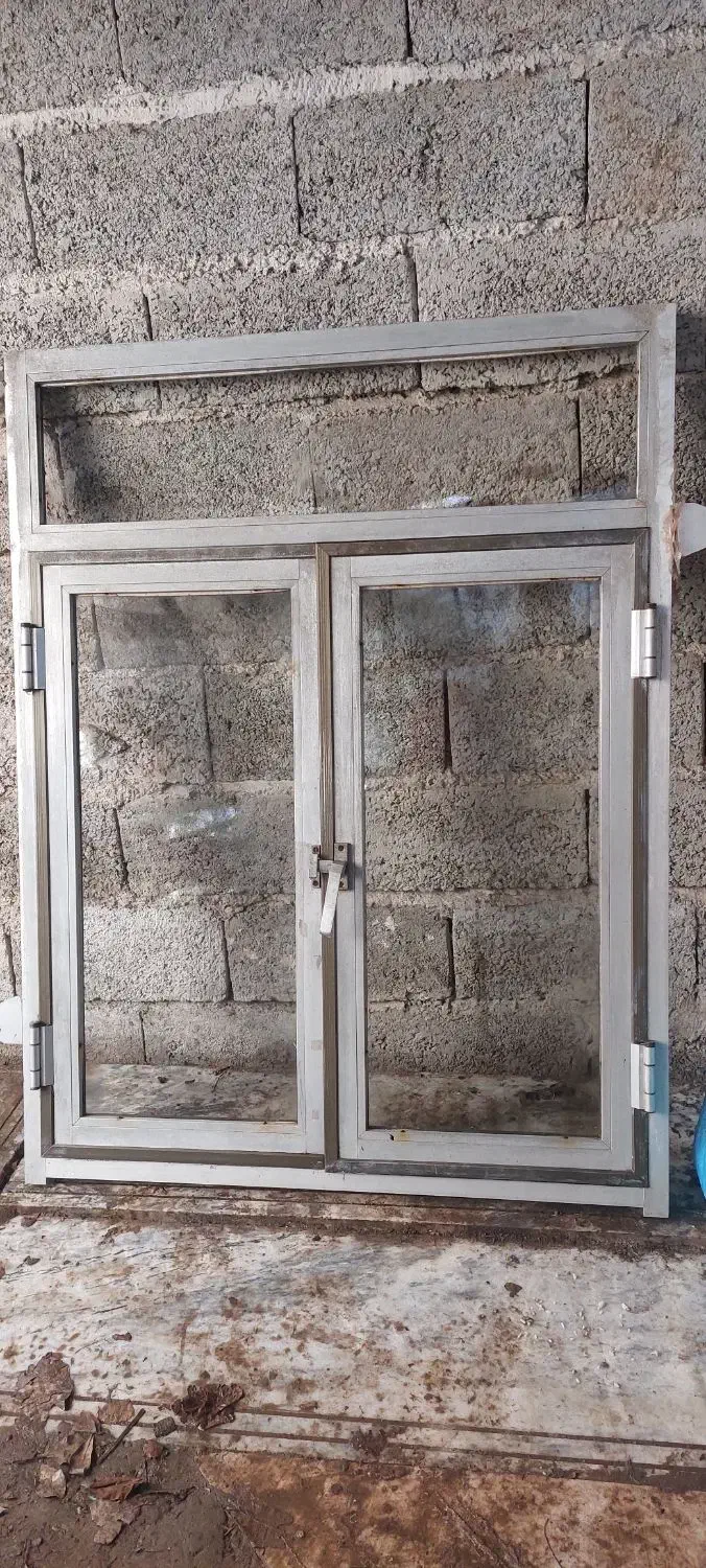 پنجره آلومنیومی با دستگیره وشیشه|مصالح و تجهیزات ساختمان|لولمان, |دیوار