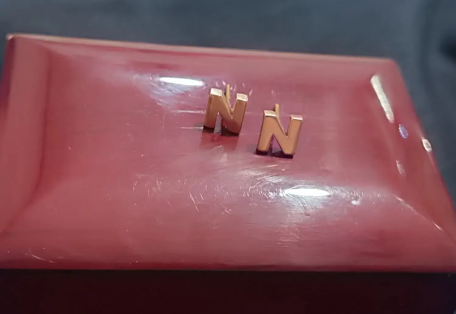 گوشواره N|جواهرات|رباط‌کریم, رباط‌کریم|دیوار