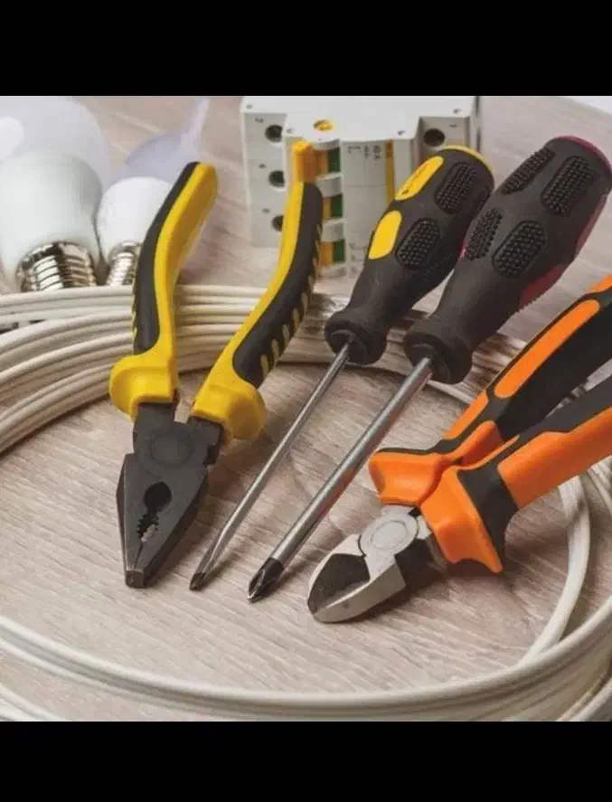 برقکار ساختمان،برقکاری، سه فاز، برق کار، نصب لوستر|خدمات پیشه و مهارت|رشت, پاستوریزه|دیوار