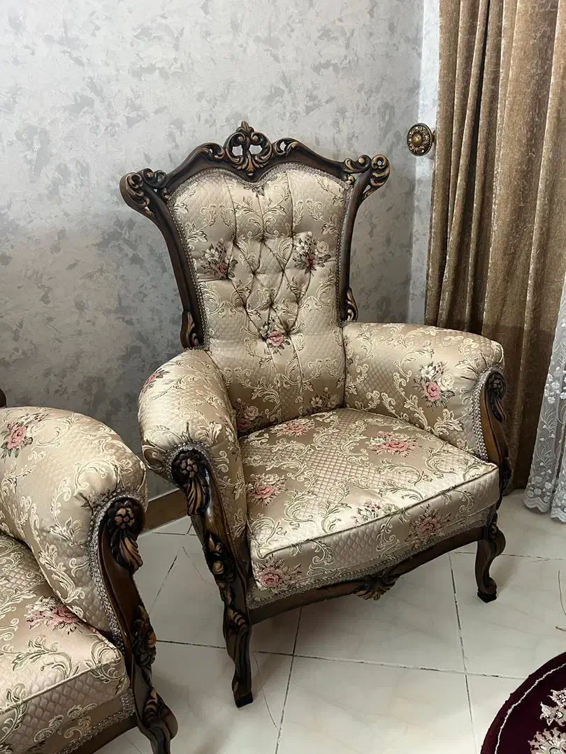 مبل استیل به همراه جلومبلی و عسلی|مبلمان خانگی و میز عسلی|تهران, هفده شهریور|دیوار